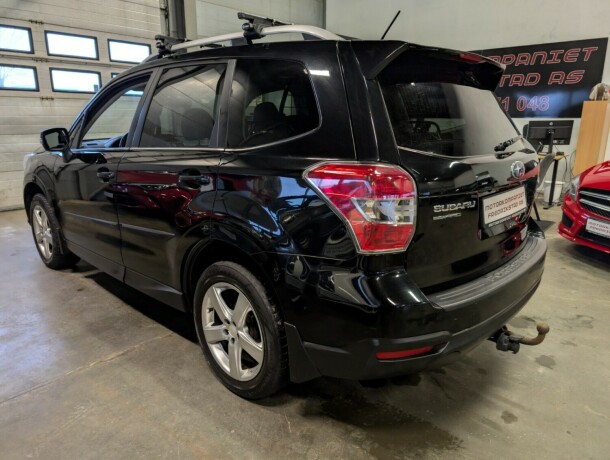 subaru-forester-bensin-2013-big-2