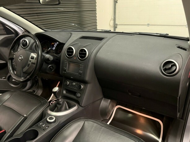 nissan-qashqai-bensin-2012-big-10