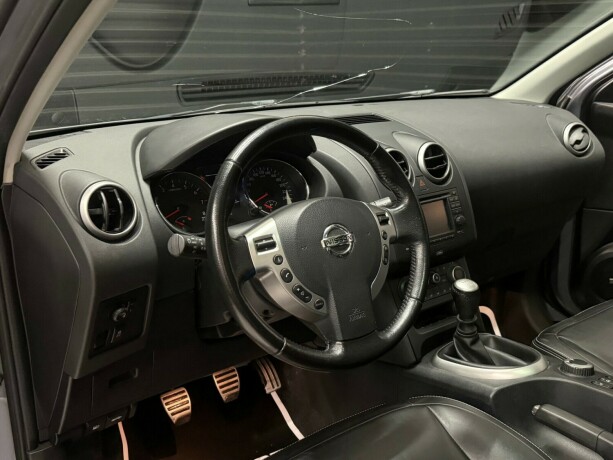 nissan-qashqai-bensin-2012-big-9