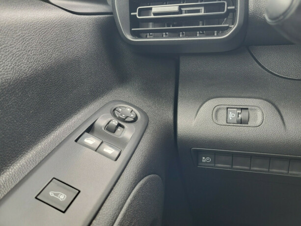 peugeot-partner-diesel-2020-big-24