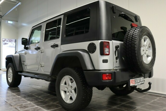 jeep-wrangler-diesel-2010-big-4