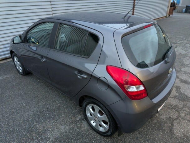 hyundai-i20-diesel-2011-big-6