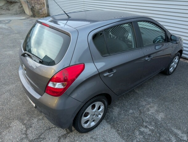 hyundai-i20-diesel-2011-big-7