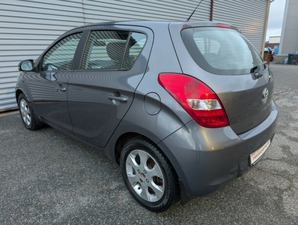 hyundai-i20-diesel-2011-big-2