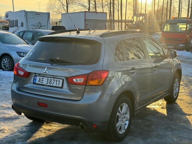 mitsubishi-asx-bensin-2013-big-6