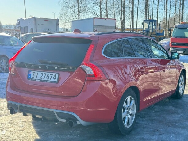 volvo-v60-diesel-2012-big-9