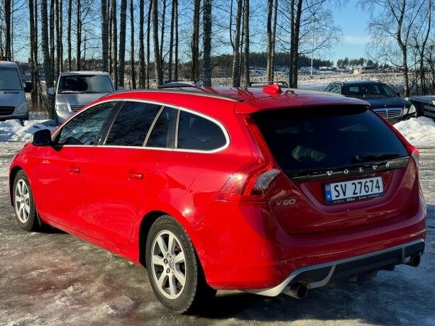 volvo-v60-diesel-2012-big-11