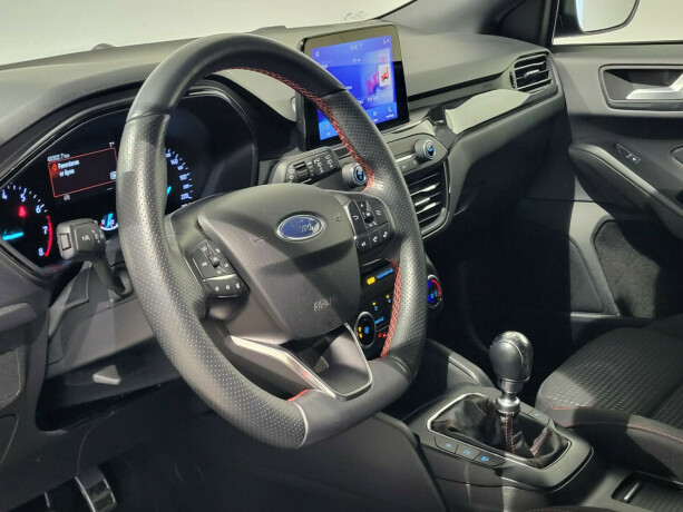 ford-focus-bensin-2020-big-14