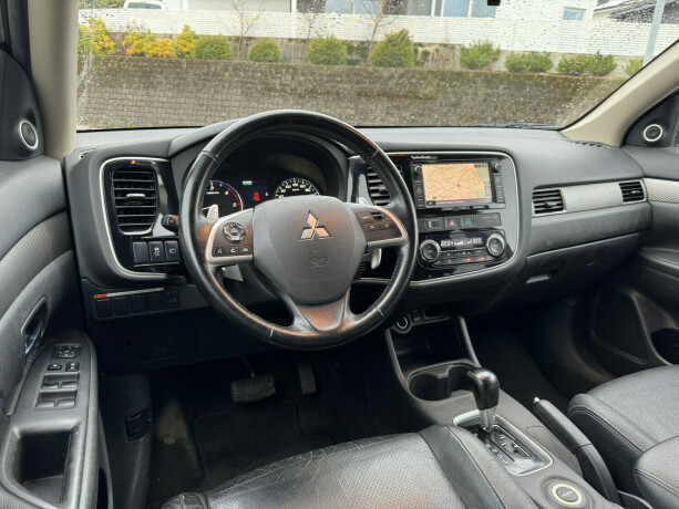 mitsubishi-outlander-diesel-2014-big-11