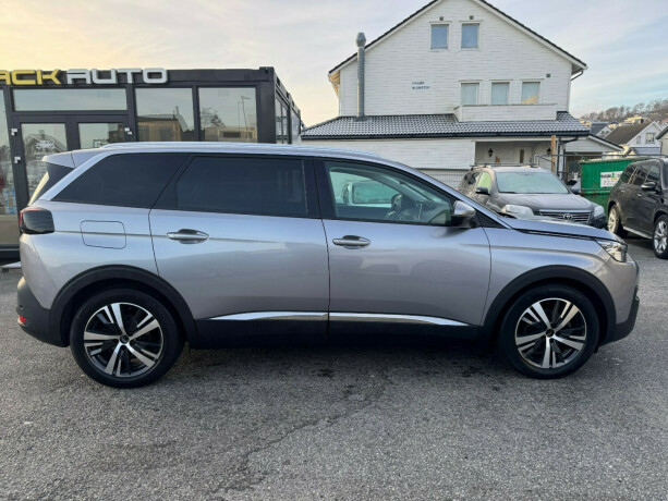 peugeot-5008-diesel-2018-big-3