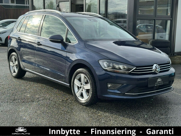 volkswagen-golf-sportsvan-bensin-2015-big-0