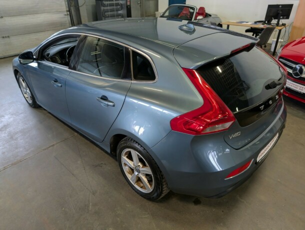 volvo-v40-diesel-2014-big-6