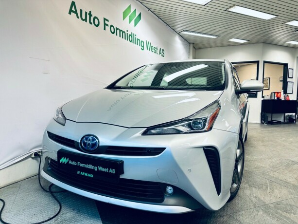 toyota-prius-elektrisitetbensin-2021-big-2