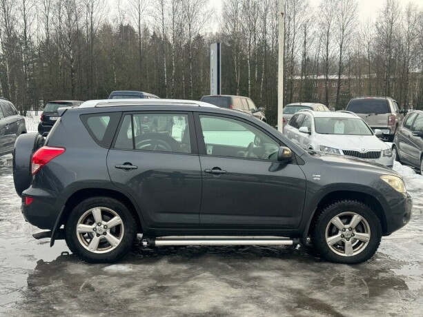 toyota-rav4-diesel-2007-big-9