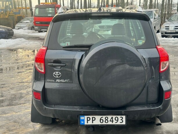 toyota-rav4-diesel-2007-big-5