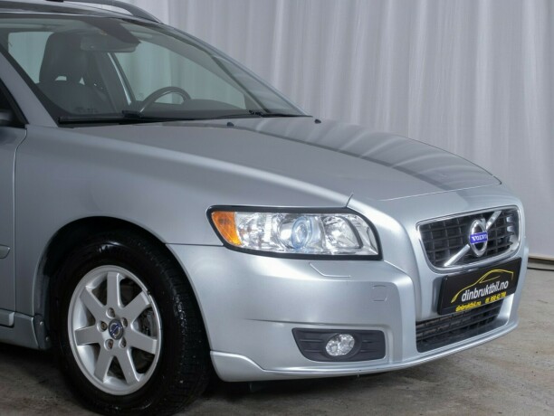 volvo-v50-diesel-2012-big-48