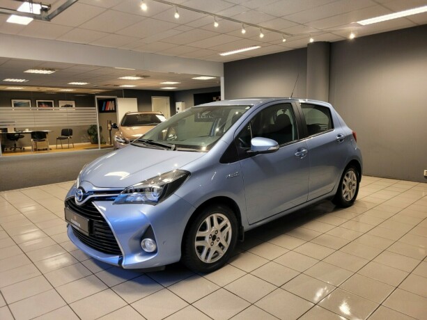 toyota-yaris-elektrisitetbensin-2015-big-8