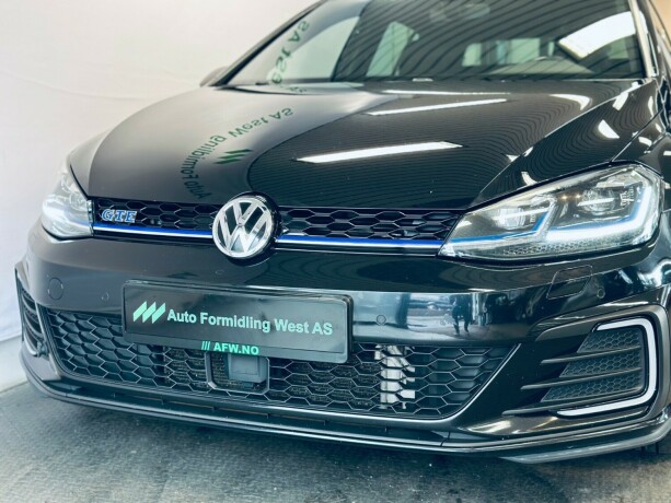 volkswagen-golf-elektrisitetbensin-2018-big-3