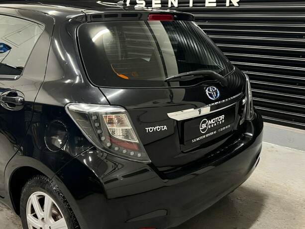 toyota-yaris-bensin-2013-big-5