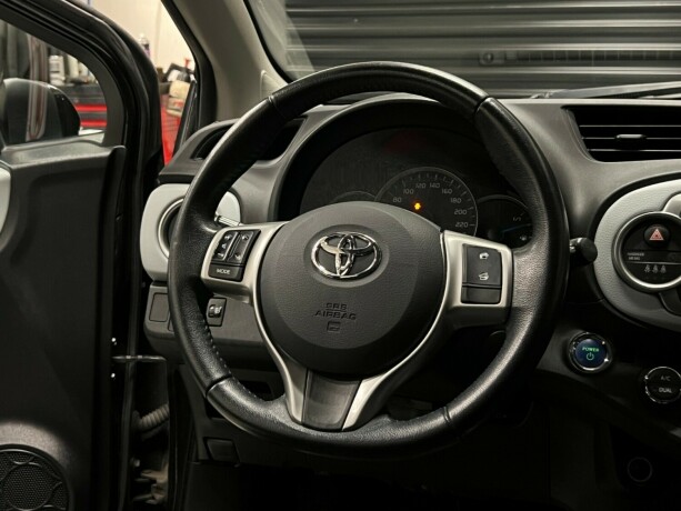 toyota-yaris-bensin-2013-big-12