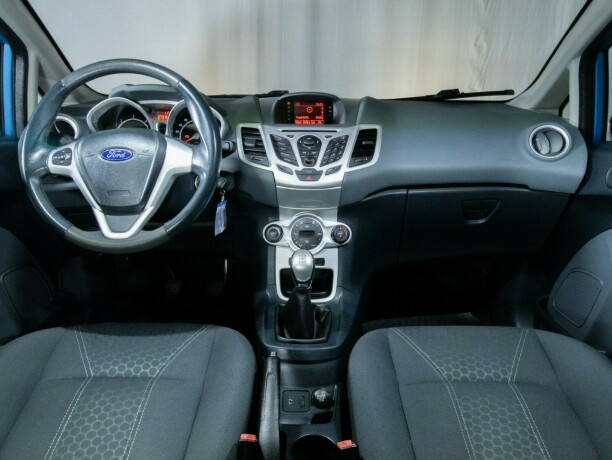 ford-fiesta-diesel-2011-big-29