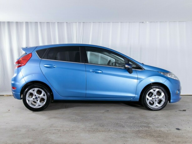 ford-fiesta-diesel-2011-big-5