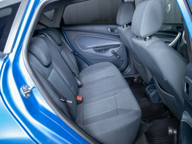 ford-fiesta-diesel-2011-big-15