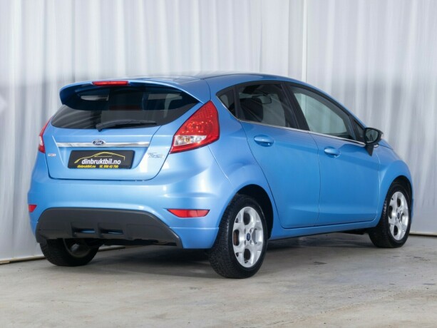 ford-fiesta-diesel-2011-big-6