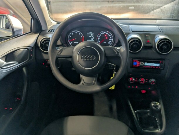 audi-a1-bensin-2011-big-14