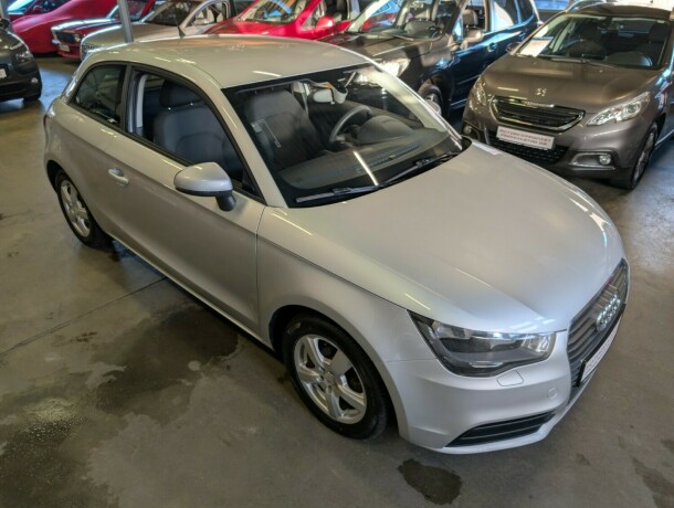 audi-a1-bensin-2011-big-4