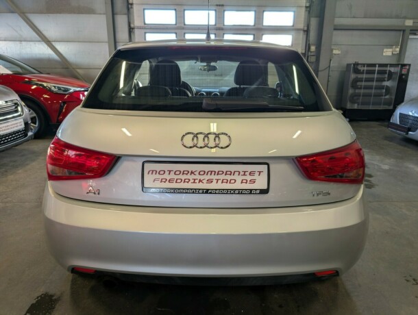 audi-a1-bensin-2011-big-10