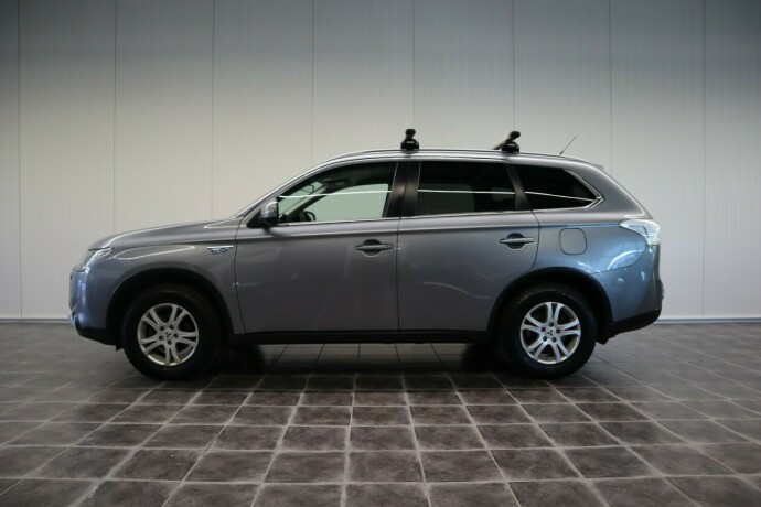 mitsubishi-outlander-elektrisitetbensin-2015-big-3