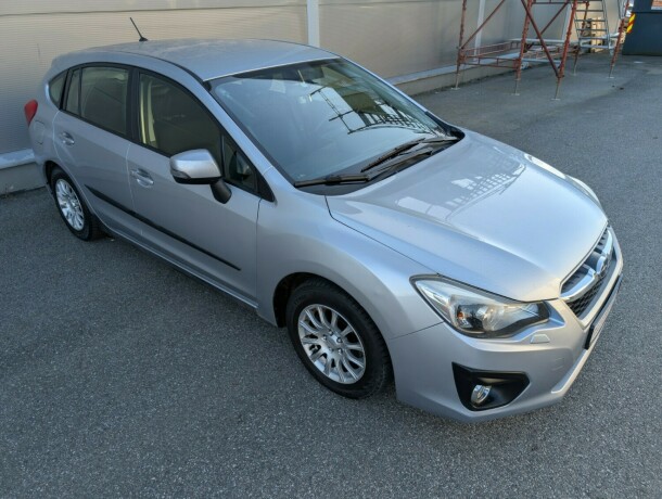 subaru-impreza-bensin-2013-big-4