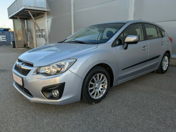 subaru-impreza-bensin-2013-big-0