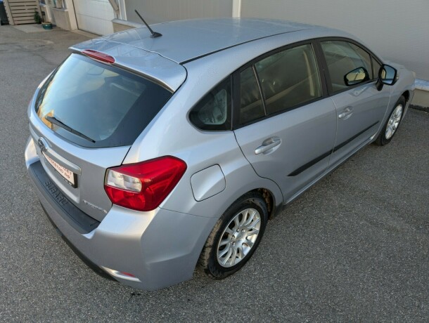 subaru-impreza-bensin-2013-big-7