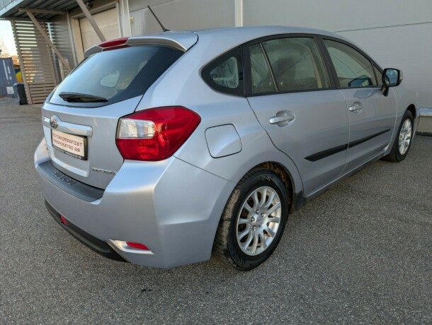 subaru-impreza-bensin-2013-big-3