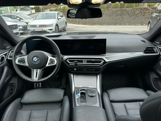 bmw-i4-m50-elektrisitet-2023-big-13