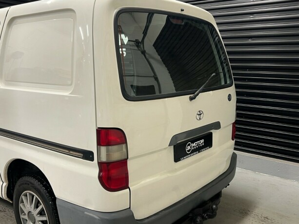 toyota-hiace-diesel-2006-big-7