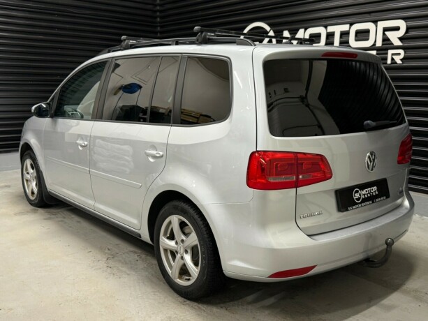 volkswagen-touran-diesel-2011-big-1