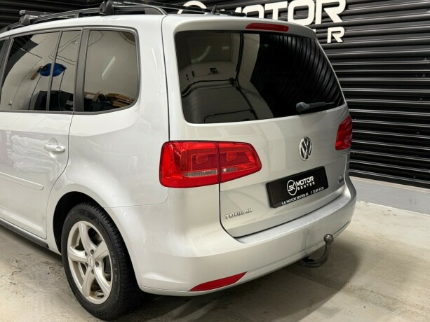 volkswagen-touran-diesel-2011-big-4