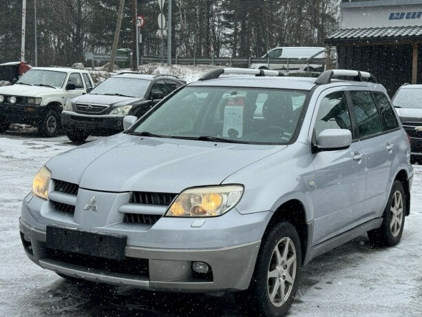 mitsubishi-outlander-bensin-2004-big-2