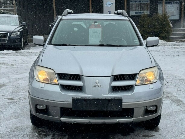 mitsubishi-outlander-bensin-2004-big-1