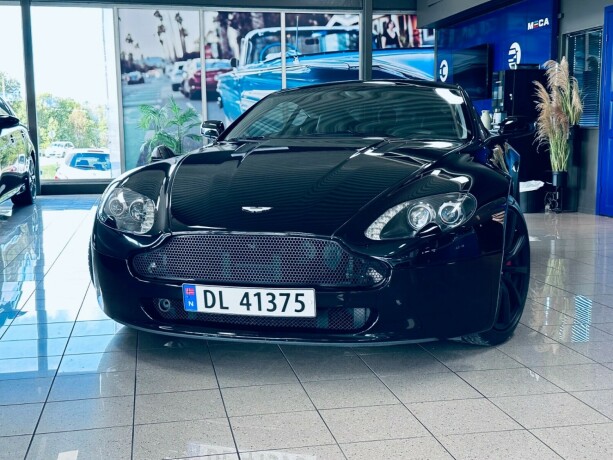 aston-martin-v8-vantage-bensin-2006-big-1