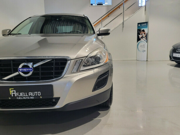 volvo-xc-60-diesel-2011-big-3