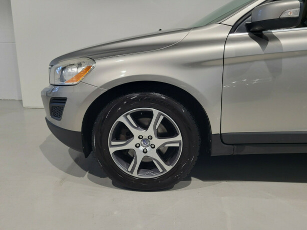 volvo-xc-60-diesel-2011-big-5