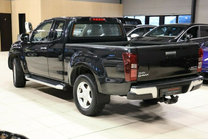 isuzu-d-max-diesel-2015-big-1