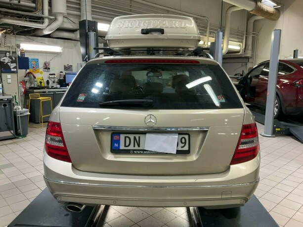 mercedes-benz-c-klasse-diesel-2012-big-4