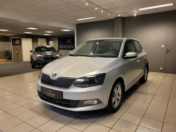 skoda-fabia-bensin-2018-big-8