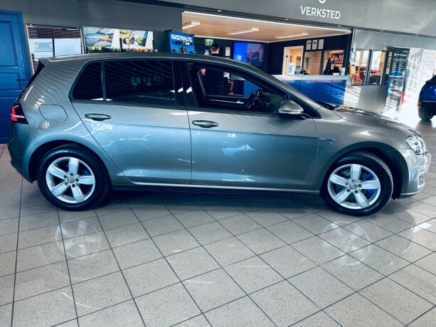 volkswagen-golf-elektrisitetbensin-2016-big-7