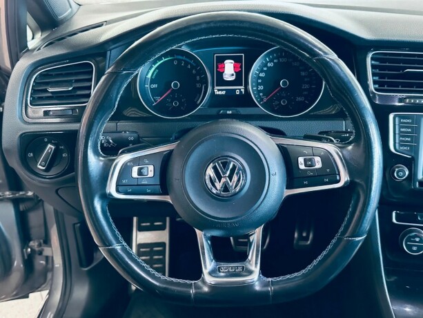 volkswagen-golf-elektrisitetbensin-2016-big-12